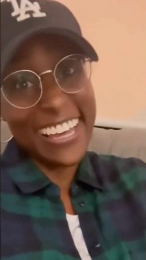 We’ve been hearing it’s holiday season...but really, it’s feeling like #MeSZN! 🤭 #MondayMotivation