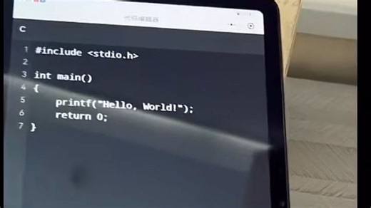 原来真的有手机平板就可以写代码的软件！！简直就是学习编程的神！！