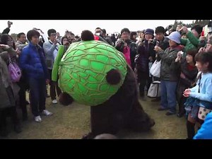【ゆるキャラ】夕張メロン熊VSくまモン、ガチンコ対決！