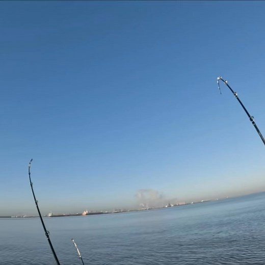 A double hit of codling for me and Matt 👊🏻👊🏻 #fishing #codfishing #saltwaterfishing #fishingtips #fisherman #mentalwellbeing #boatfishinguk #boatfishing #fishinglife #seafishing #seafishinguk #boatlife #sakuma | Uk Fish Slayer