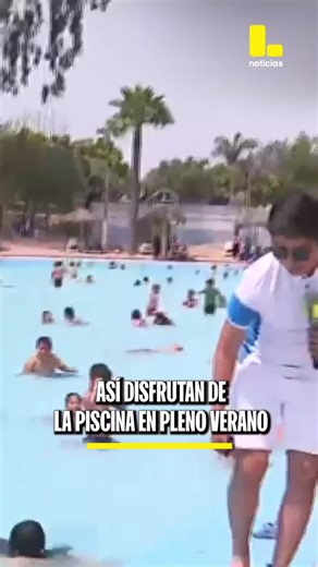 ¡En familia! 🌞🌊 La piscina se ha convertido en la dosis de diversión de muchos peruanos. Nuestro reportero te cuenta todos los detalles. #LatinaNoticias #Perú #NoticiasPerú