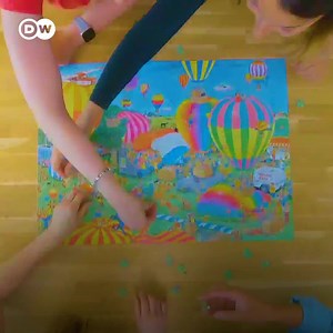 30K views · 330 reactions | 里 Are you also a fan of puzzles? These four experts from the Netherlands know every trick in the book to complete even large puzzles with many pieces as fast as possible. Here are the puzzle professionals' tips: | DW Euromaxx | Facebook