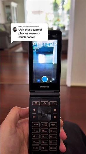 Bring me back to the flip phones era😩 #flipphone #nostalgia #y2k #aesthetic #samsungflip