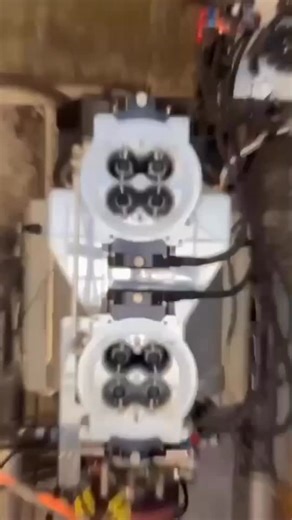 One of our favorite dyno cell camera angles🙌 Would you like to see us try this again? We’ve got a blown small block Chevy on the dyno today😏🤘🏼 #motorsports #racing #dragracing #engine #enginebuilder #performance #boost #turbo #supercharged #bigblock #smallblock #tuning #speed #horsepower #trackdays #machineshop #engineporn #motorporn #acceleration #dyno #exhaust #loud #race #nitrous #evpm #foryou #reel #reels | East Valley Performance Machine