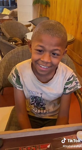 علي رمزي - طريبيل (@trybyl.trybyl) - Engaging Board Game Night in Cozy Café Setting