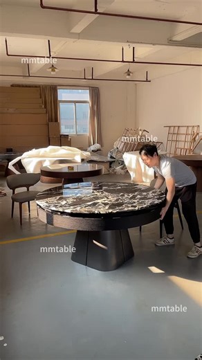 mmtable_JacksonXu on Instagram: "tavoli rotondi allungabili / tavolo rotondo allungabile. Expandable round wood dining table for 4 to 12 seats #tavoli #tavoloallungabile #tavoliallungabili #tavolorotondo #interiordesign #expandablefurniture #diningtable #transformingtable"