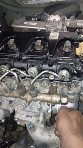 how to fitting engine commercial #isuzumechanic #automobile Nissan diesel
