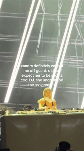 @xandra cool a*s chick tf this | Xandra