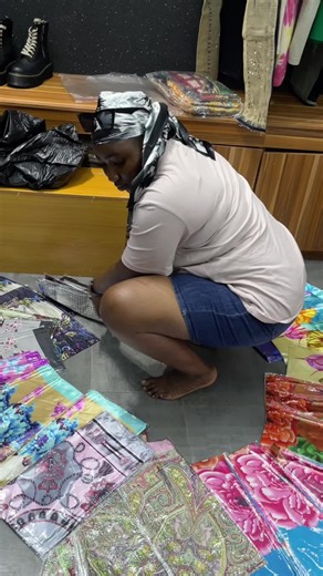 Bulk Vintage Scarves: Nigerian Fashion Supply