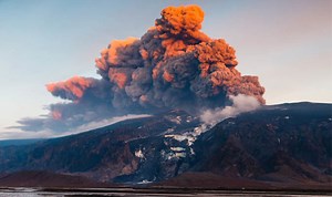 Icelandic volcano Grimsvotn erupts in 2011