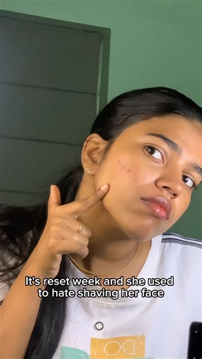 SHILPA | Skincare + Makeup | on Instagram: "Shaving for the first time? Here’s your beginner-friendly guide to getting a smooth, painless shave Things to keep in mind: Start with clean, dry skin for the best results • Always use a gentle razor designed for women (I used the Azah Face Razor - super safe for beginners) Shave downwards in short, light strokes to avoid cuts Don’t forget to moisturize right after shaving to keep your skin soft and irritation-free • Be patient — it gets easier and smo