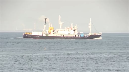 The engine fell out of the ship as the hull imploded below