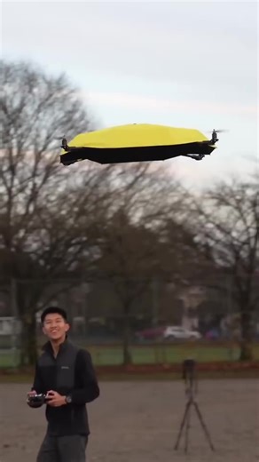 🤖 Tech Under the Hood: • Smart Brain: It features a sophisticated flight control system powered by Raspberry Pi and a TOF (Time-of-Flight) depth camera. • Precision Tracking: The system calculates the user's position using light pulses—similar to how bats navigate—keeping the umbrella perfectly centered above your head. • Weather-Ready: A custom-designed, 3D-printed carbon fiber structure and advanced algorithms help it maintain balance and lock coordinates even in wind and rain. From endless c