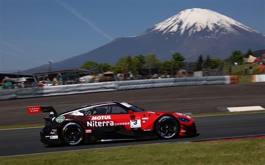 Nissan ZがGT500でポイントを追加し、シリーズランキングでも1-2位を堅守