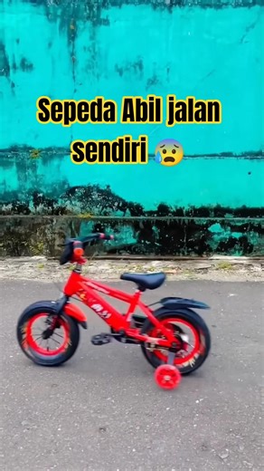 Sepeda Abil jalan sendiri 😰 #shotrs #subrek #lucu #harusberanda #treandingshort #comedy #stitch