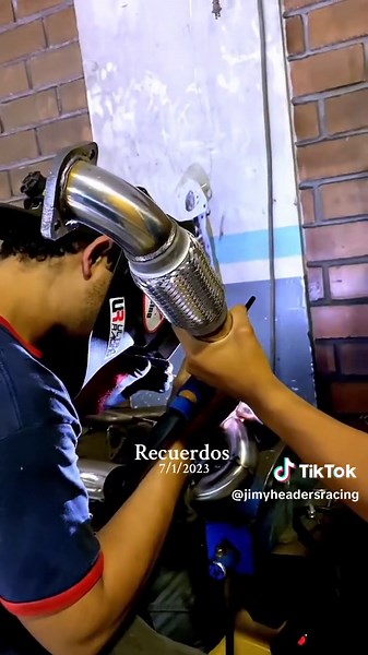 Instalación de Muffler Magna Flow en Toyota 4Runner