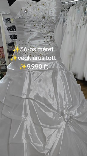 🌷Kedves Lányok, mi egy menyasszonyi szaküzlet vagyunk Budapesten, a 14. kerületben, a Miskolci utcában. Vadonatúj, jó minőségű ruhák és kiegészítőik eladásával foglalkozunk online és személyesen egyaránt. 🌷Telefonon tudtok hozzánk bejelentkezni és időpontot egyeztetni. 🌷Telefonszámunk: 06 30 261 3225 Kizárólag a TELEFONON ELŐRE bejelentkezett vendégeket tudjuk fogadni a próbák nyugalmának és intimitásának megőrzése érdekében. 🌷Rendelni webáruházunkon keresztül tudtok regisztráció után: https