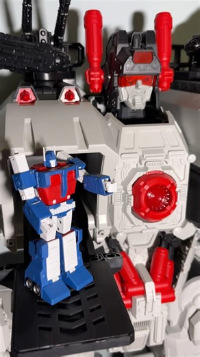 Wow magic square Magnus & lewin metroplex #transformers #ultramagnus #wow #toys #figures #cybertron
