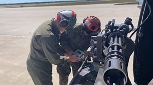 USMC Attack Helicopters • Minigun Shoot