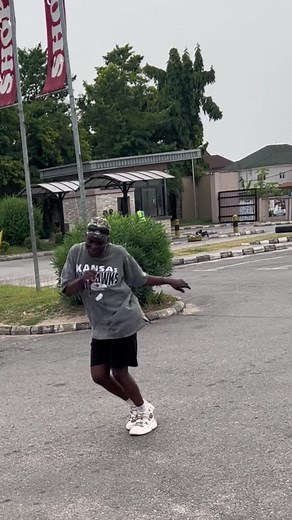 Once i finish learning this dance its over #simi_bling #dancer #trending #viral