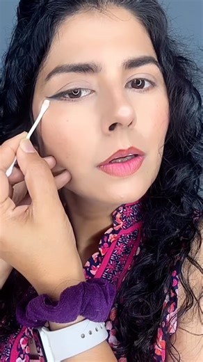 1.2M views · 4.5K reactions | A must try Quick and easy eyeliner hack !! What do you think ? Eyeliner- @wetnwildbeauty [ Makeup, eyeliner hack, wing eyeliner , hack ,makeup hacks, beauty, beauty hacks, eyeliner ] | Glambyrumah | Facebook