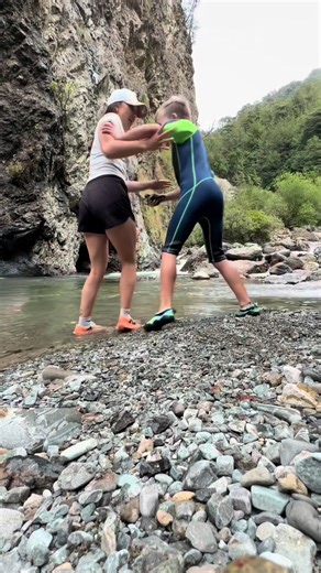 Aunty not shy to WWE anyone, any age, who tries it around icy cold water 🥶🥶 #tryme #wwe #aunty #coldplunge #nztiktok