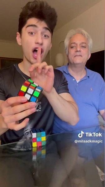 MAGIC RUBIKS CUBE SOLVE MAGIC 😱😂 #rubikscube #cuber #magician #tutorial #behindthescene