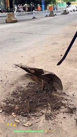 Clearing Metal Scrap Stuck On City Road Map !!