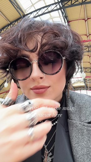 The wind was a paid actor #androgynous #lgbt #wlw