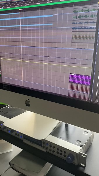 Super productive couple of days in the studio with the man like Quivver Here’s a sneak preview of our new one just signed to Frankey & Sandrino // Sum Over Histories label 🙌🙌🙌 | Dave Seaman