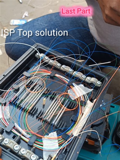 Fiber Optic Splicing Tutorial Bangla | ISP Fiber Technician TrainingAssalamu Alaikum, I am a professional ISP Fiber Technician. In this video, I explain fiber optic splicing full process step by step. ✔ Fusion Splicing ✔ Fiber Joint Process ✔ FTTH Fiber Work ✔ ISP Network Maintenance ✔ Fiber Repair Technique This video is helpful for: • ISP Technicians • Fiber Optic Engineers • Broadband Network Workers • Beginners in Fiber Technology 📌 If you like this video, please Subscribe & Share. #FiberSp