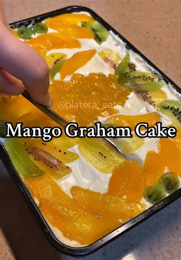 When mango graham becomes a canvas 🥭🍰😋 . . Mango Graham recipe: •Cream condensed milk •Layer cream mixture → grahams crackers → cream → mango → crushed grahams •Repeat layers till dish is full •Decorate however you like 🎨 •Chill 4 hrs or overnight •Slice & enjoy! 🤍