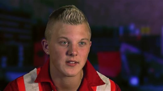 Highway Thru Hell S01:E01 - Death on the Coq