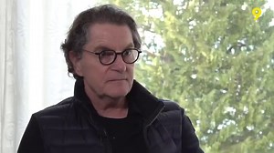 Francis Cabrel était de passage en Suisse romande cette semaine pour parrainer 9 jeunes talents en résidence d'écriture, dont la Valaisanne Milla. Il nous parle de l'importance de ces moments de création et de son inspiration. Les Émergences musicales Montreux-Riviera voix du sud | Canal9