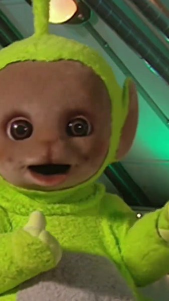 when i say i want a small snack, this is what i mean #TeletubbiesFoodFun #sensory #foodtok Video: Po, the red Teletubby eats a large piece of Tubby Toast while Dipsy, the green Teletubby, watches.