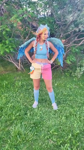 "Rainbow CRASH" 😭🌈 w/ @thekurligirli @prototype.fox Raine Emery Jackie O My Little Pony #mlpcosplay #mylittleponycosplay #mylittlepony #mlp #rainbowdashcosplay #pinkiepiecosplay #raritycosplay #applejackcosplay #fluttershycosplay | Halcybella