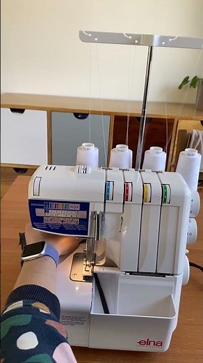 Elna Elina Pro overlocker demonstration