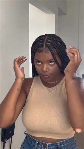 907K views · 11K reactions | A quick lil head wrap tutorial go style your braids. #pressplay + save for later!  mariadudaaaa0•#naturalhair #knotlessbraids #braids | Movatte Beauty | Facebook