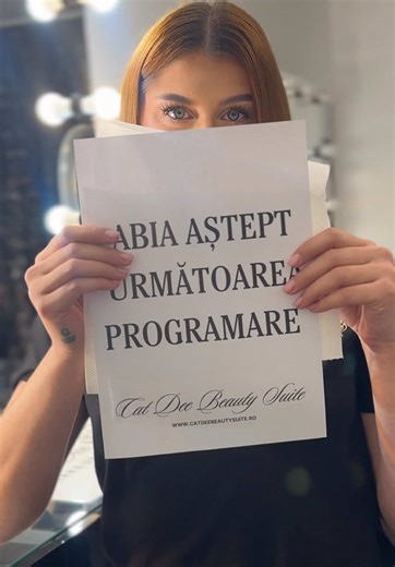 Așa arată vibe-ul după fiecare clientă: masa curată, pensulele la locul lor și noi pregătite pentru următorul glam ✨ @Karla Evelyne MUA te așteaptă… fă-ți o programare 🤎 Abia așteptăm să te machiem în 2026 — promitem glow, nu stres!🫶🏼 #catdeebeautysuiteploiesti #makeup #new #makeupartist #machiajploiesti