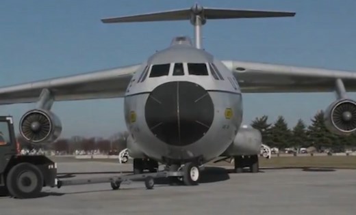 军武回顾：世界第一款喷气式运输机C-141_腾讯新闻