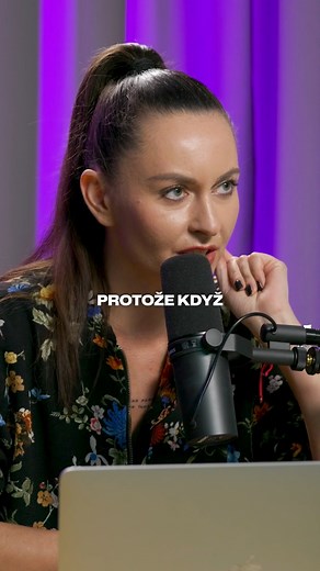 Holky, raďte, co neprozrazovat ostatním maminkám?😬🤔 Ponaučení: Jméno si raději nechat pro sebe.🤫😂 Ve středu v 16:00 se znovu slyšíme a vidíme, pusíci.🫶✨ | Zpusy Club