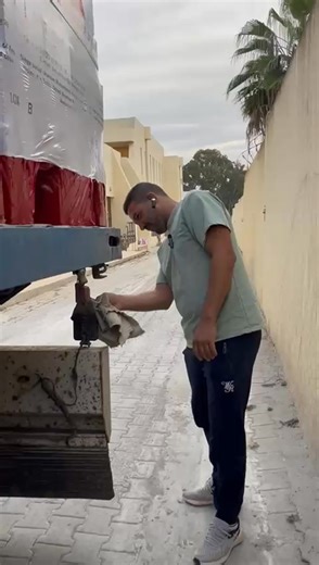 Youssef Truck on Instagram‎: "اجي نجوبو ناس لي كتقول زحمنا ناس في صوشل ميديا #الجالية_المغربية_في_كل_مكان #السعودية #الشعب_الصيني_ماله_حل #سياقة #شاحنات #شاحنة_مرسيدس #الباحه #الجزائر #morningshift #localbusiness #transactionhistory #truck #shors #scania #trucks #moon #sema #eleaning #toydrive #book #usedcar #transportationprovi...."‎
