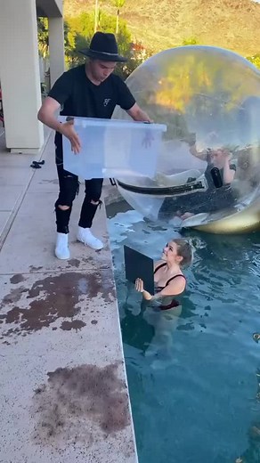 115M views · 233K reactions | How to take underwater photography! #photography | Austin Sprinz | Facebook