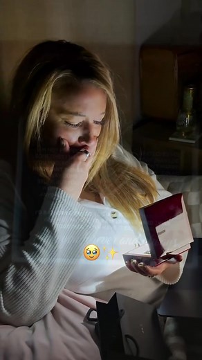 The perfect Christmas gift for your Wife🎁 She’s seen you at your best and your worst and still chooses to love you every single day. ❤️ Show her she’s still the best decision you ever made. 👉 https://loveletters.co/products/to-my-wife-love-you-forever-always-necklace | Love Letters