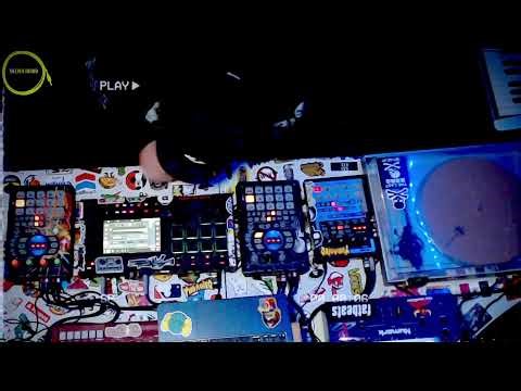 LIVE: Ep. 27 | Vinyl Listening & Sample Chopping on the MPC Live + SP404SX (Boom Bap Session)