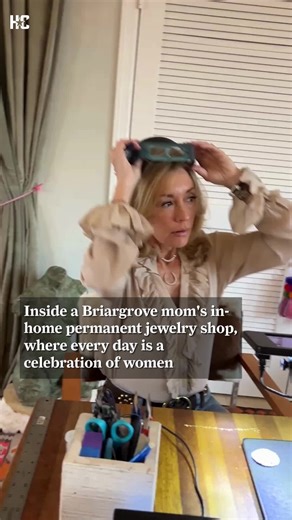 As founder of Eterna Permanent Jewelry by KB Design HTX, Kelly Broesche has affixed more than 8,500 forever bracelets and anklets to women’s wrists and ankles since starting her business in 2018. #HoustonJeweler #HTX #fyp