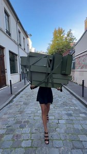 POV: Your step-by-step guide to celebrating the end of year the Pink way. Pink outfit: ✔️ Sequins or velvet are a must. Pink bags: ✔️ We suggest Le Roseau or Le Pliage Xtra. Pink French fondue: ✔️ Make it extra chic. Pink candles:t Set the mood with a rosy glow. This end of year, Longchamp dares you to think pink, dream pink, and celebrate pink. Collection: #LongchampDreamInPink | Longchamp