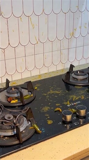 இனிமே Kitchen Cleaning 10 Sec-ல🔥முடிஞ்சிடும் | Easy Kitchen Cleaning Hack #shorts #kitchenhacks