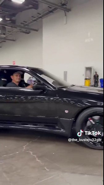 Rolling out another slow roller for my regular 30 people to like! #skyline #gtr #fyp #godzilla #carsoftiktok