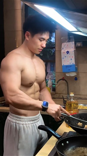 Handsome guy gym show off muscles (1545) #boygym #muscle #shorts